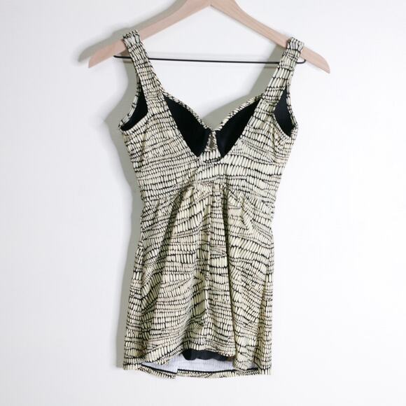 Shore Shapes Women’s Skirted One Piece Swimsuit 8 Black Flattering Bathing Suit - Picture 4 of 7